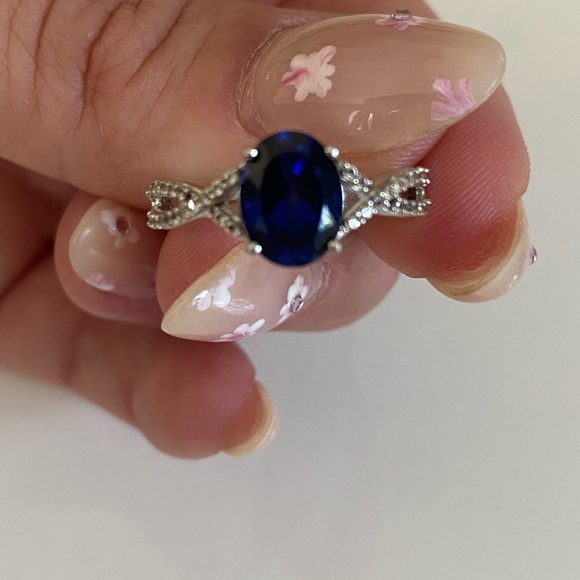 Kay Jewelers Sterling Silver Sapphire (lab) ring, Size 7 - Picture 3 of 4